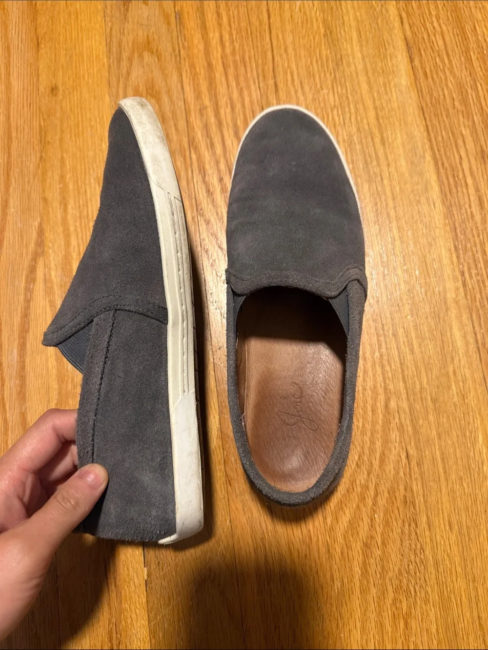 Joie Sneakers